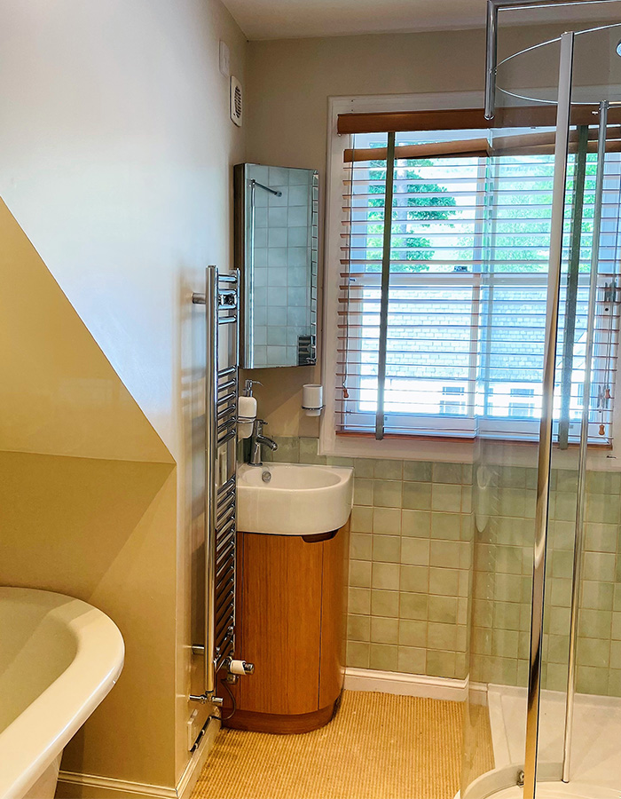 A bathroom in The Old Manse at Glen Clova Hotel